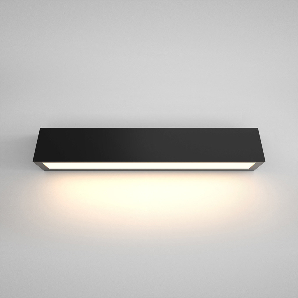 LARGE WALL LIGHT